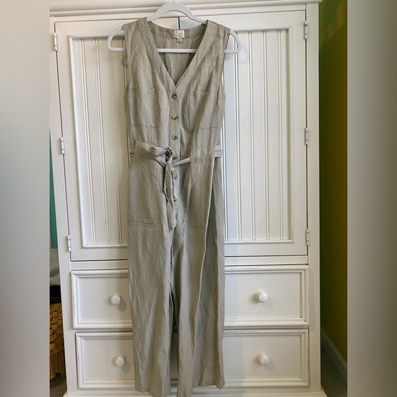 Linen Jumpsuit. - Picture 1 of 3